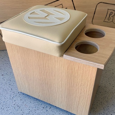 Cabby Box Seat with Logo